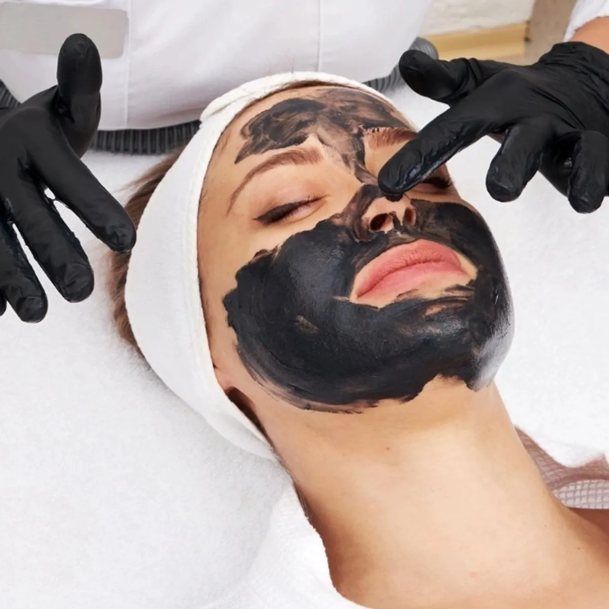 PEELING WĘGLOWY